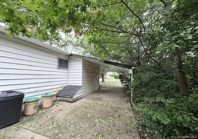 Photo 3 of Single family home for sale at 1209 Udall Rd, Islip, NY 11706 | MLS# 1055230 | Listing updated on 2026-10-01