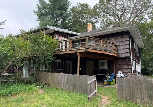 Photo 3 of Single family home for sale at 9 Glenwood Ave, Brookhaven, NY 11764 | MLS# 1055260 | Listing updated on 2026-09-27