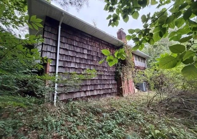 Photo 4 of Single family home for sale at 9 Glenwood Ave, Brookhaven, NY 11764 | MLS# 1055260 | Listing updated on 2026-09-27