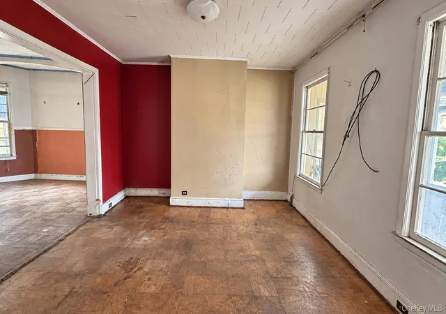 Photo 3 of Single family home for sale at 33 S Terrace Ave, Mount Vernon, NY 10550 | MLS# 1055283 | Listing updated on 2026-09-29