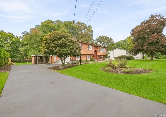 Photo 2 of Single family home for sale at 131 Sleepy Holw Ln, Clarkstown, NY 10920 | MLS# 1055288 | Listing updated on 2026-10-07