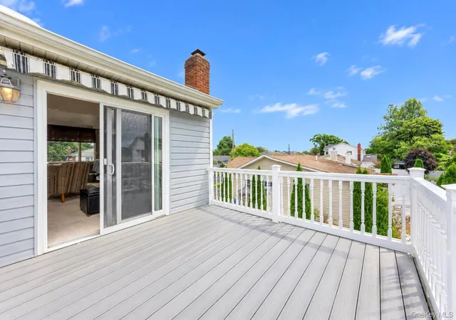 Photo 44 of Single family home for sale at 226 N Walnut St, Oyster Bay, NY 11758 | MLS# 1055290 | Listing updated on 2026-10-08