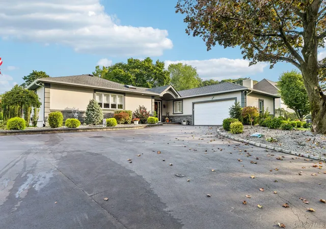 Photo 1 of Single family home for sale at 5 Corwin Ct, Dix Hills, NY 11746 | MLS# 1055308 | Listing updated on 2026-10-08