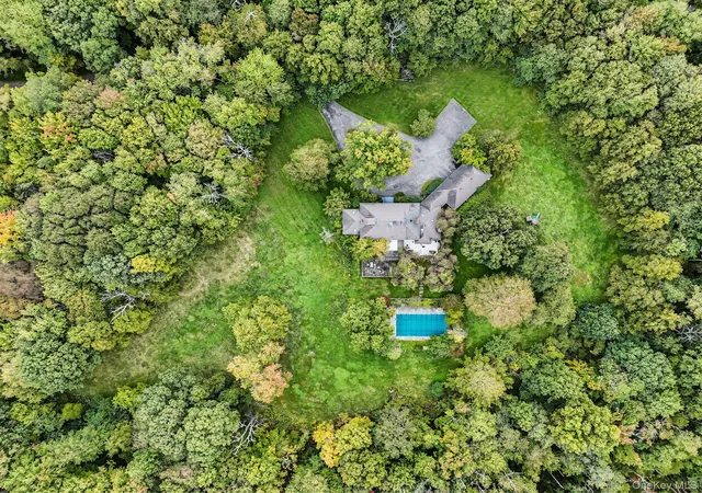Photo 1 of Single family home for sale at 292 Smith Ridge Rd, Lewisboro, NY 10590 | MLS# 1055338 | Listing updated on 2026-10-25