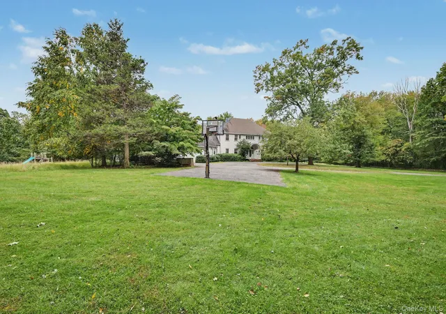 Photo 3 of Single family home for sale at 292 Smith Ridge Rd, Lewisboro, NY 10590 | MLS# 1055338 | Listing updated on 2026-10-25