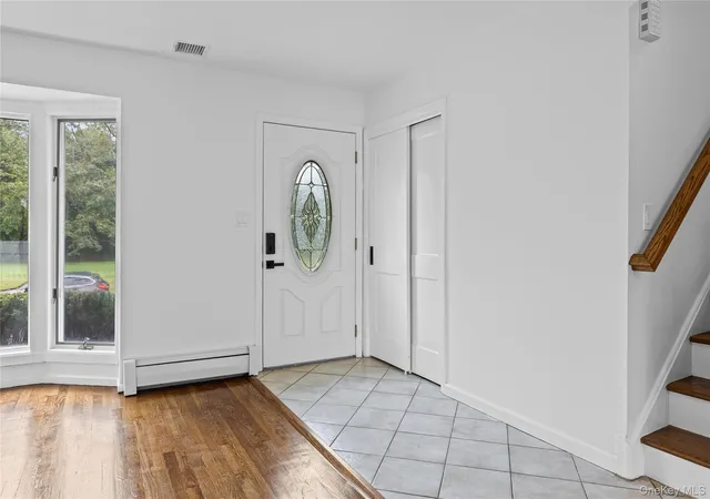 Photo 3 of Single family home for sale at 27 Schoenfield Ln, Huntington, NY 11747 | MLS# 1055388 | Listing updated on 2026-10-01