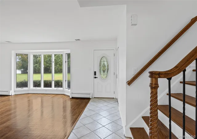 Photo 3 of Single family home for sale at 27 Schoenfield Ln, Huntington, NY 11747 | MLS# 1055388 | Listing updated on 2026-10-01