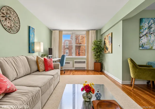 Photo 4 of House for sale at 31-85 Crescent St #516, Astoria, NY 11106 | MLS# 1055389 | Listing updated on 2026-10-07