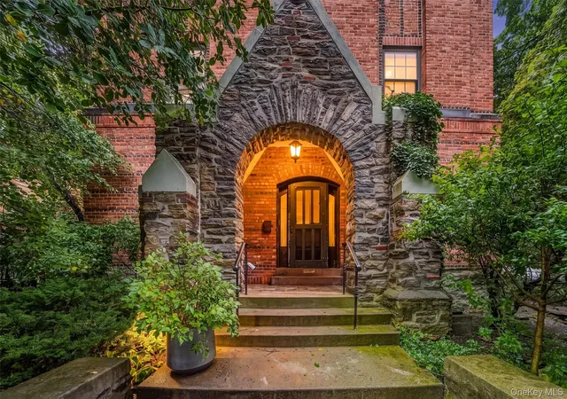 Condo for sale at 828 Bronx River Rd #1AD, Yonkers, NY 10708 | MLS# 1055452