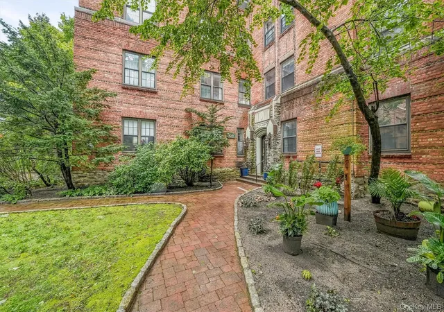 Photo 1 of House for sale at 828 Bronx River Rd #1AD, Yonkers, NY 10708 | MLS# 1055452 | Listing updated on 2026-10-07