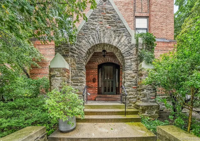 Photo 4 of House for sale at 828 Bronx River Rd #1AD, Yonkers, NY 10708 | MLS# 1055452 | Listing updated on 2026-10-07