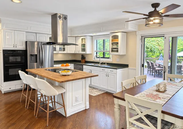Photo 4 of Single family home for sale at 15 Vineyard Way, Mount Sinai, NY 11766 | MLS# 1055458 | Listing updated on 2026-10-02
