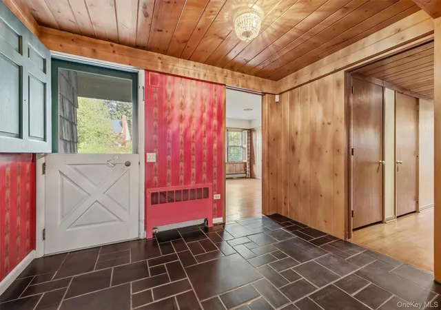 Photo 3 of Single family home for sale at 17 Whitehouse Ave, Poughkeepsie, NY 12601 | MLS# 1055467 | Listing updated on 2026-10-04