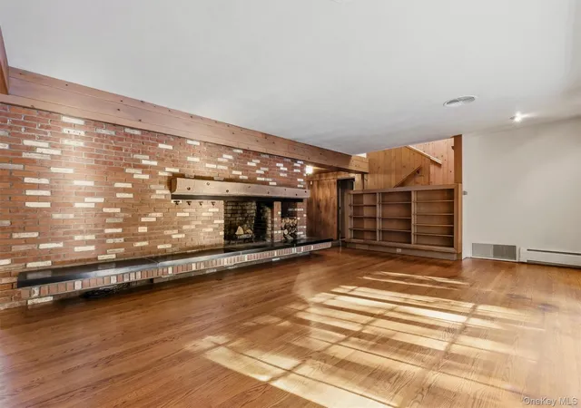 Photo 4 of Single family home for sale at 17 Whitehouse Ave, Poughkeepsie, NY 12601 | MLS# 1055467 | Listing updated on 2026-10-04