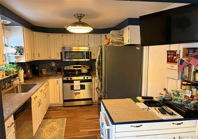 Photo 4 of Single family home for sale at 23 Prospect St, Haverstraw, NY 10923 | MLS# 1055481 | Listing updated on 2026-10-07