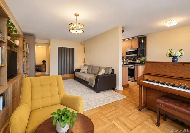 Photo 3 of House for sale at 3901 Independence Ave #4F, New York, NY 10463 | MLS# 1055493 | Listing updated on 2026-09-26