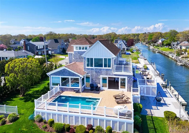 Photo 1 of Single family home for sale at 43 Tarpon Rd, Southampton, NY 11942 | MLS# 1055494 | Listing updated on 2026-10-02