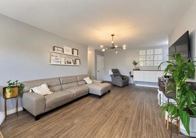 Photo 3 of House for sale at 1841 Central Park Ave #6N, Yonkers, NY 10710 | MLS# 1055498 | Listing updated on 2026-09-26