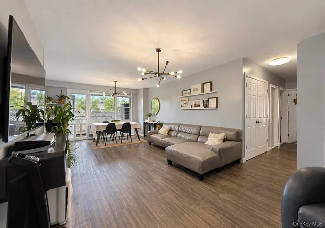 Photo 4 of House for sale at 1841 Central Park Ave #6N, Yonkers, NY 10710 | MLS# 1055498 | Listing updated on 2026-09-26