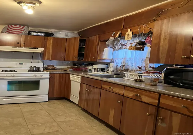 Photo 2 of Multi family home for sale at 51 Thompson St, Poughkeepsie (town), NY 12601 | MLS# 1055502 | Listing updated on 2026-10-08