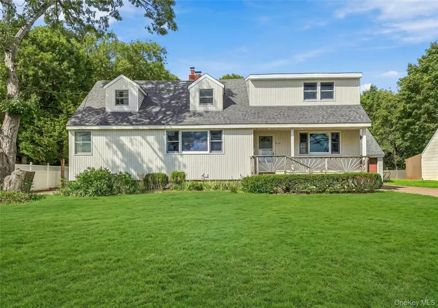 Photo 1 of Single family home for sale at 930 Tooker Ave, West Babylon, NY 11704 | MLS# 1055529 | Listing updated on 2026-09-29