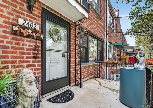 Photo 4 of House for sale at 2462 Bragg St, New York, NY 11235 | MLS# 1055539 | Listing updated on 2026-10-05