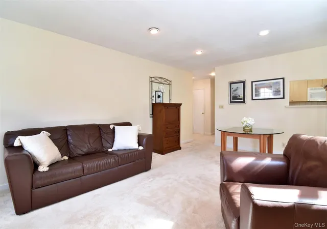 Photo 3 of Condo for sale at 741 N Broadway #3D, Greenburgh, NY 10706 | MLS# 1055558 | Listing updated on 2026-10-04