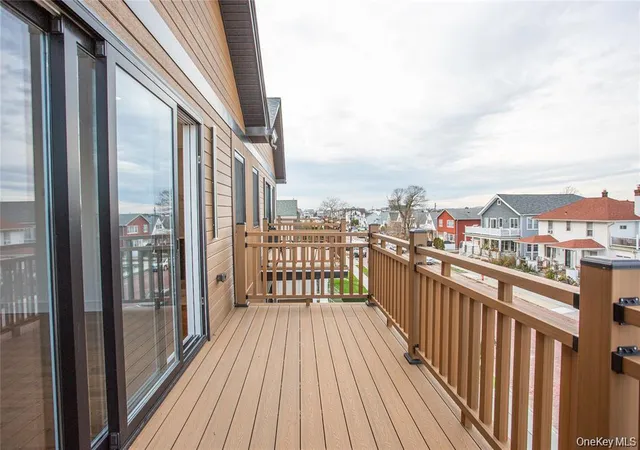 Listing Photo 4 - Condo for sale in building located at 622 W Penn St, Long Beach, NY 11561