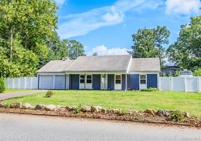 Photo 1 of Single family home for sale at 23 Wedgewood Dr, Brookhaven, NY 11727 | MLS# 1055596 | Listing updated on 2026-10-06