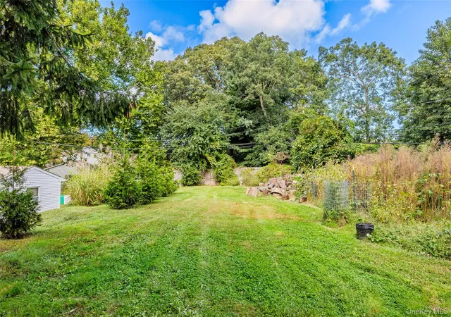 Photo 24 of Single family home for sale at 23 Wedgewood Dr, Brookhaven, NY 11727 | MLS# 1055596 | Listing updated on 2026-10-06