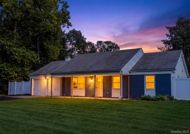 Photo 3 of Single family home for sale at 23 Wedgewood Dr, Brookhaven, NY 11727 | MLS# 1055596 | Listing updated on 2026-10-06