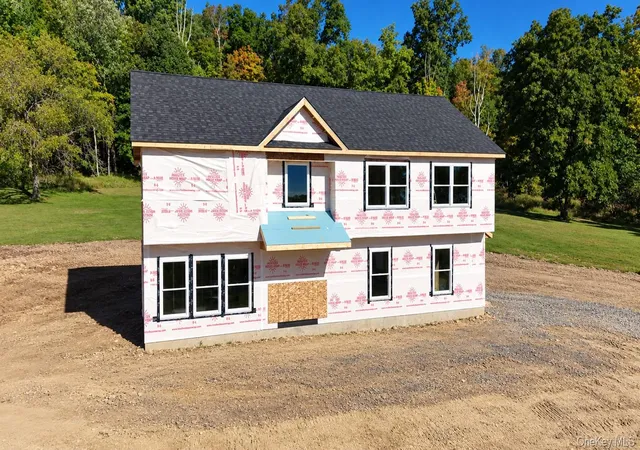 Photo 3 of Single family home for sale at 563 Old Mountain Rd, Mount Hope, NY 10963 | MLS# 1055605 | Listing updated on 2026-09-29