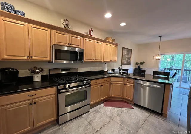Listing Photo 3 - Condo for sale in building located at 2 Seeley Bull St, Monroe, NY 10950