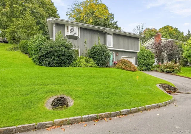Photo 1 of Single family home for sale at 83 Edgepark Rd, Greenburgh, NY 10603 | MLS# 1055611 | Listing updated on 2026-10-03