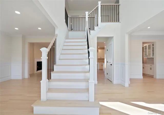 Photo 3 of Single family home for sale at 7 Otsego Pl, Oyster Bay, NY 11753 | MLS# 1055612 | Listing updated on 2026-09-29
