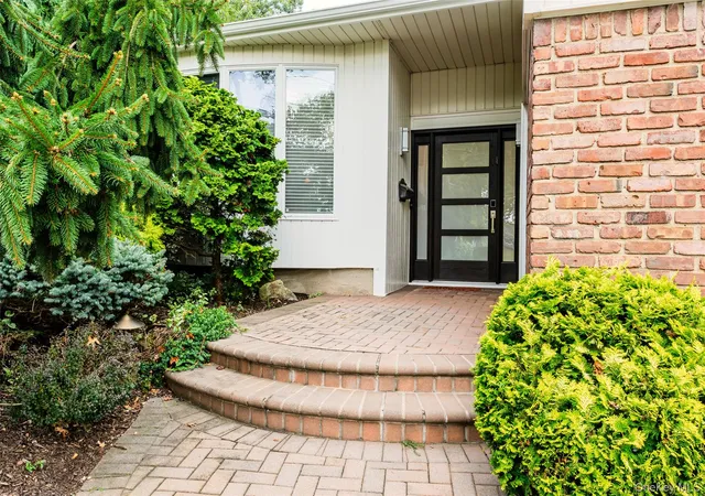Photo 3 of Sale Pending at 1875 Julian Ln, Hempstead, NY 11566 | MLS# 1055630 | Listing updated on 2026-10-08