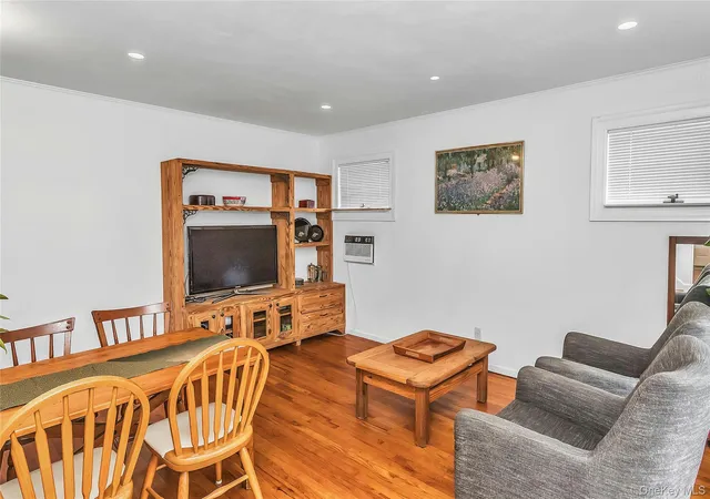 Photo 3 of Single family home for sale at 5 Plover Ln, Oyster Bay, NY 11801 | MLS# 1055640 | Listing updated on 2026-10-03