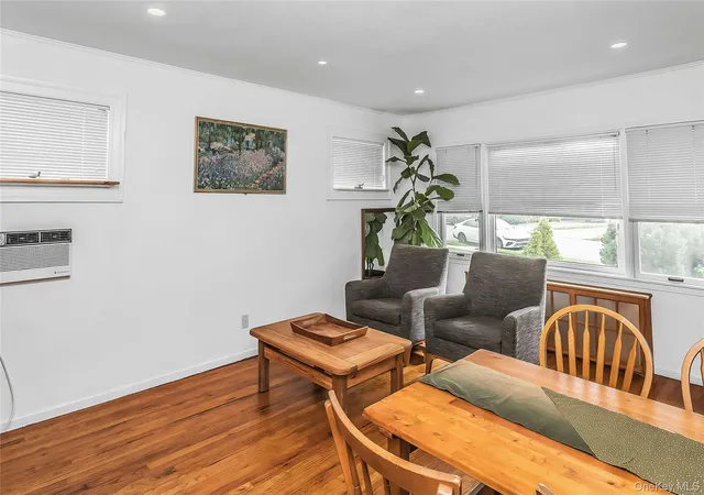 Photo 4 of Single family home for sale at 5 Plover Ln, Oyster Bay, NY 11801 | MLS# 1055640 | Listing updated on 2026-10-03