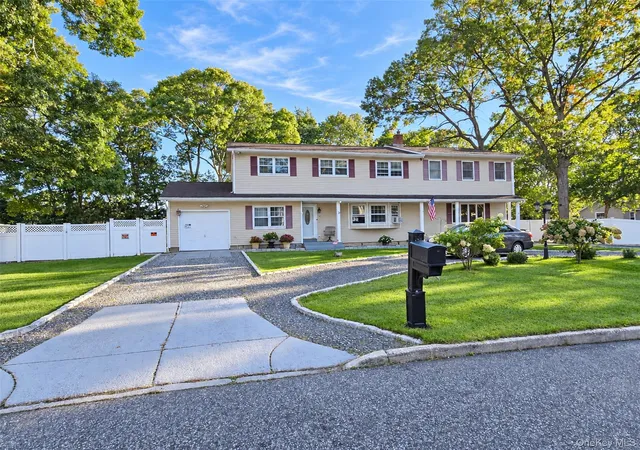 Photo 1 of Single family home for sale at 10 Maria Ct, Brookhaven, NY 11741 | MLS# 1055644 | Listing updated on 2026-10-07