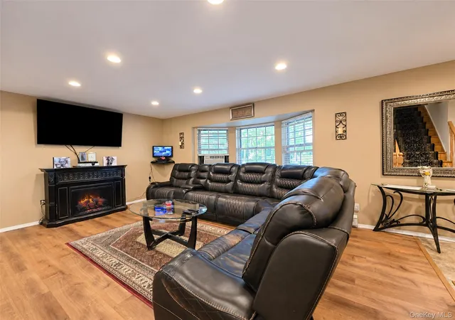 Photo 3 of Single family home for sale at 10 Maria Ct, Brookhaven, NY 11741 | MLS# 1055644 | Listing updated on 2026-10-07