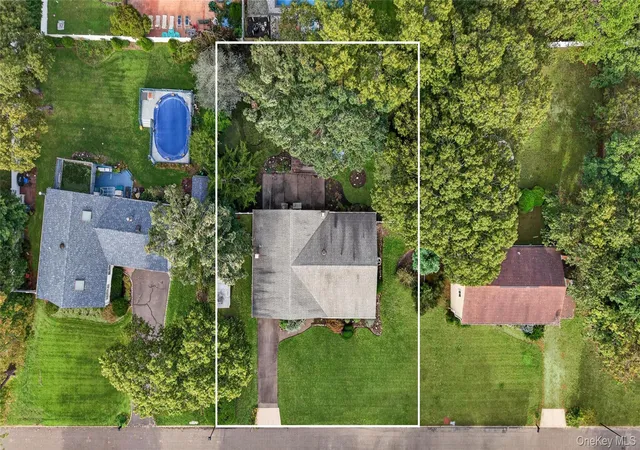 Photo 2 of Single family home for sale at 9 Groton Ln, Brookhaven, NY 11727 | MLS# 1055652 | Listing updated on 2026-10-07