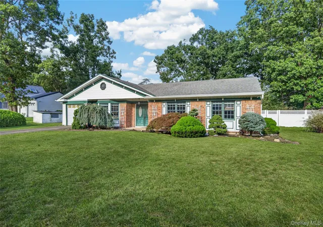 Photo 4 of Single family home for sale at 9 Groton Ln, Brookhaven, NY 11727 | MLS# 1055652 | Listing updated on 2026-10-07