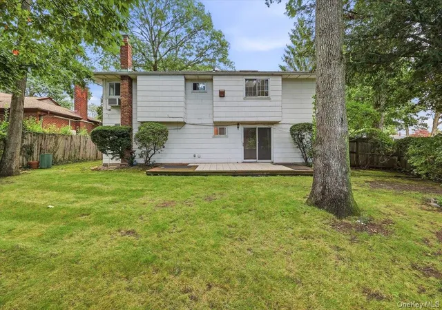 Photo 22 of Single family home for sale at 22 Cedar St, Oyster Bay, NY 11791 | MLS# 1055703 | Listing updated on 2026-10-08
