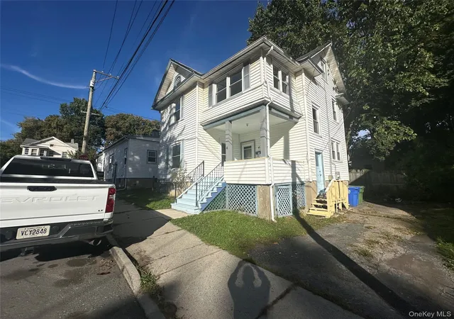 Photo 2 of Single family home for sale at 4 Harding St, Middletown, NY 10940 | MLS# 1055722 | Listing updated on 2026-09-28