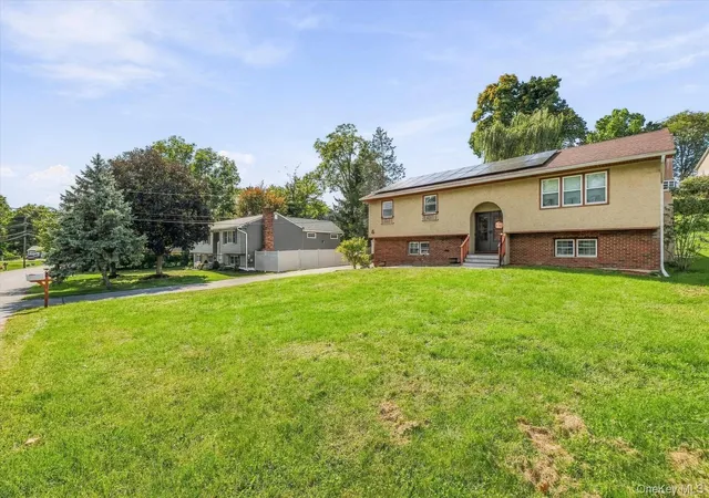 Photo 3 of Single family home for sale at 5 Bird Ln, Poughkeepsie, NY 12603 | MLS# 1055735 | Listing updated on 2026-09-29