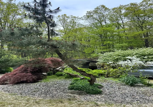 Photo 3 of Mansion for sale at 301 Roaring Brk Rd, New Castle, NY 10514 | MLS# 1055737 | Listing updated on 2026-09-30