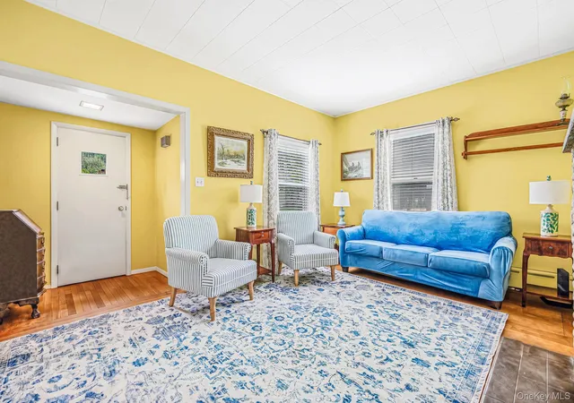 Photo 2 of Single family home for sale at 46 Glenlawn Ave, Oyster Bay, NY 11579 | MLS# 1055743 | Listing updated on 2026-10-05