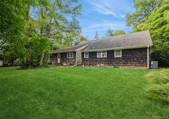 Photo 1 of Single family home for sale at 17 Washington Ave, Holtsville, NY 11742 | MLS# 1055777 | Listing updated on 2026-10-07