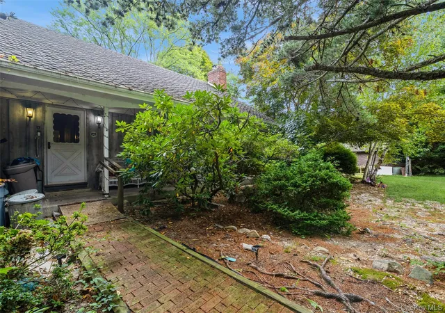 Photo 2 of Single family home for sale at 17 Washington Ave, Holtsville, NY 11742 | MLS# 1055777 | Listing updated on 2026-10-07