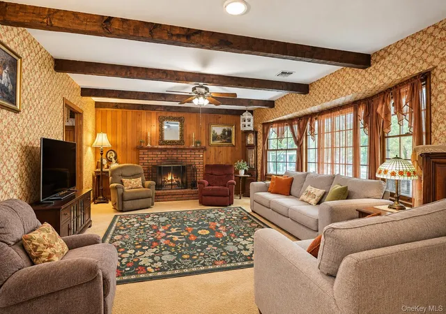 Photo 3 of Single family home for sale at 17 Washington Ave, Holtsville, NY 11742 | MLS# 1055777 | Listing updated on 2026-10-07